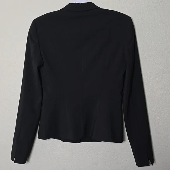 Hugo boss 2 buttom closure office formal virgen wool blend blazer. - Picture 7 of 8